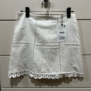 Just in time for spring! Super cute white Zara linen miniskirt - new with tags!